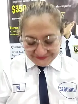 Snapshot of JULIETA_21- chatting on 05/11/26, 04:04 JULIETA 21- online show from 05/11/26, 04:04
