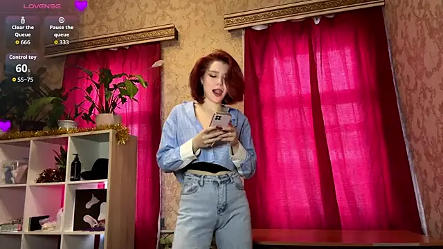 LaurynGeisinger online show from 02/05/26, 01:49