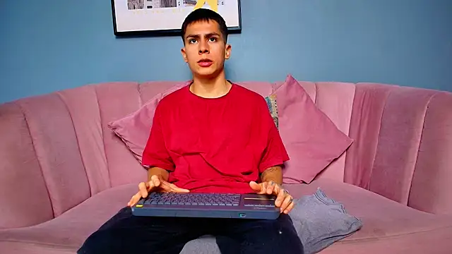 Aron pulse online show from 04/01/26, 01:52