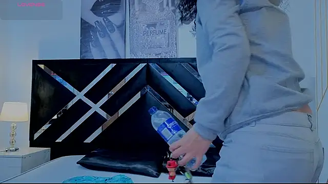 Zoe-yanin online show from 04/10/26, 06:45