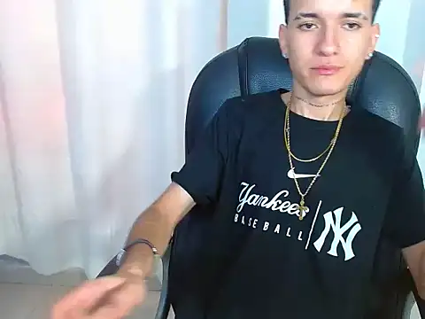 Snapshot of eroboyxox chatting on 02/25/26, 08:07 eroboyxox online show from 02/25/26, 08:07