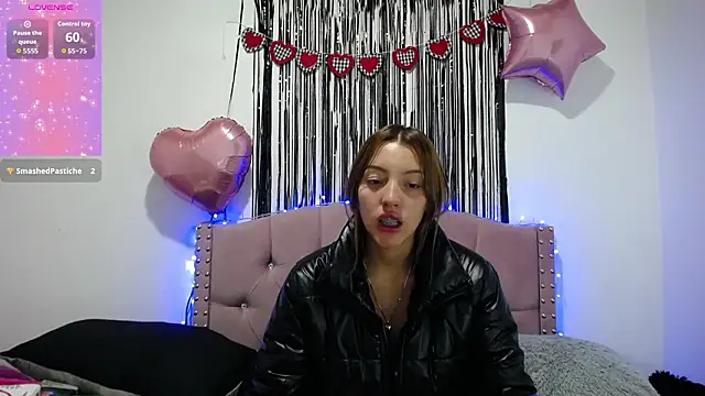 Snapshot of emily_cooper_pym chatting on 02/14/26, 12:24 emily cooper pym online show from 02/14/26, 12:24