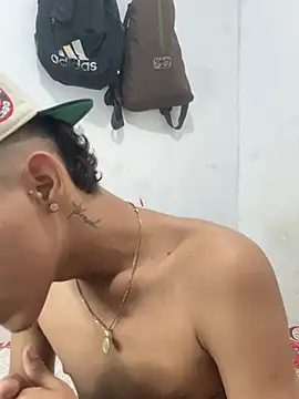 Snapshot of dominick_fran chatting on 02/25/26, 09:19 dominick fran online show from 02/25/26, 09:19