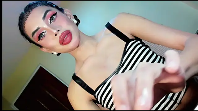 Snapshot of tiffanymers chatting on 02/11/26, 06:18 tiffanymers online show from 02/11/26, 06:18