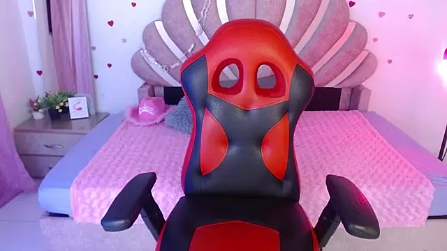 mia fox666 online show from 04/06/26, 12:41