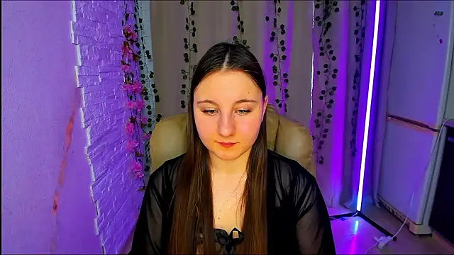 Snapshot of EvaxCharm chatting on 02/11/26, 07:24 EvaxCharm online show from 02/11/26, 07:24