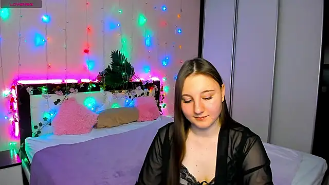 Snapshot of EvaxCharm chatting on 02/12/26, 09:37 EvaxCharm online show from 02/12/26, 09:37