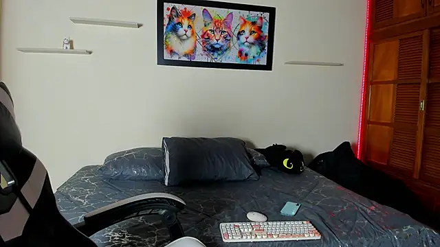 Snapshot of meredit_cris23 chatting on 02/12/26, 01:11 meredit cris23 online show from 02/12/26, 01:11