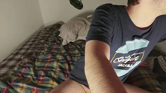 Snapshot of Begamc chatting on 02/24/26, 05:16 Begamc online show from 02/24/26, 05:16