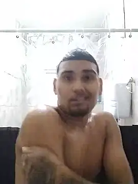 Snapshot of MickeySexyyy chatting on 05/14/26, 04:25 MickeySexyyy online show from 05/14/26, 04:25