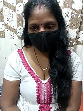 Snapshot of Parul-009 chatting on 02/07/26, 05:55 Parul-009 online show from 02/07/26, 05:55