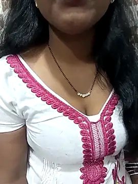 Snapshot of Parul-009 chatting on 02/10/26, 05:33 Parul-009 online show from 02/10/26, 05:33