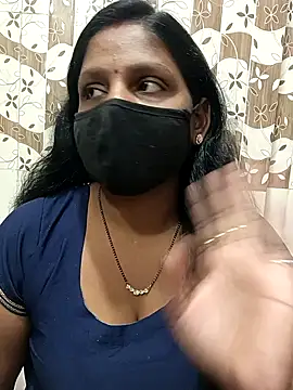 Snapshot of Parul-009 chatting on 02/16/26, 06:31 Parul-009 online show from 02/16/26, 06:31