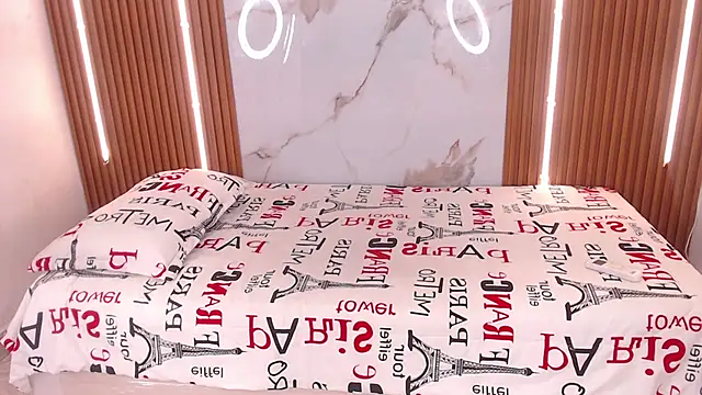 Snapshot of kelsiee_hills chatting on 02/26/26, 12:04 kelsiee hills online show from 02/26/26, 12:04