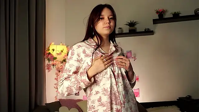 Snapshot of ManyMercuri chatting on 02/02/26, 02:05 ManyMercuri online show from 02/02/26, 02:05