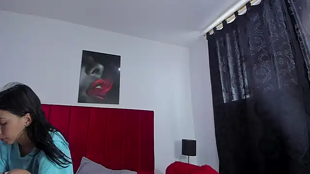 Snapshot of ThiagoKarla chatting on 02/18/26, 06:15 ThiagoKarla online show from 02/18/26, 06:15