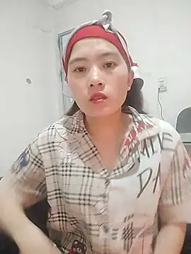 Snapshot of Queen-love45 chatting on 02/01/26, 05:28 Queen-love45 online show from 02/01/26, 05:28