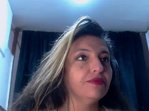 Snapshot of KENDRA-HONEY chatting on 02/17/26, 01:07 KENDRA-HONEY online show from 02/17/26, 01:07