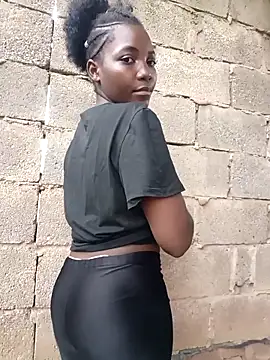 Snapshot of Bald_gee chatting on 02/17/26, 06:32 Bald gee online show from 02/17/26, 06:32