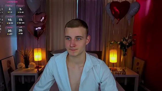 HereAlexColee online show from 02/13/26, 02:35