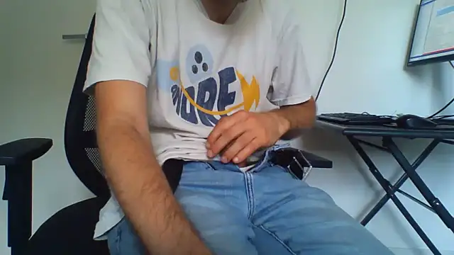 Snapshot of andre_italy chatting on 05/04/26, 03:41 andre italy online show from 05/04/26, 03:41