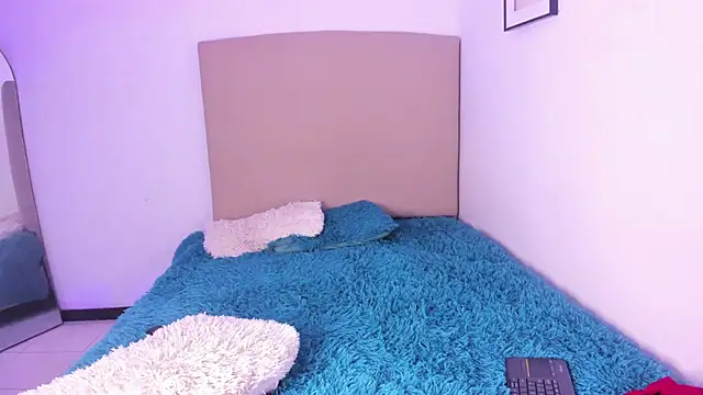 Snapshot of im_tiffany_ chatting on 02/27/26, 04:12 im tiffany online show from 02/27/26, 04:12