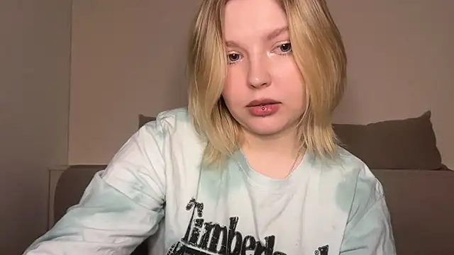 Ophelia Ritz online show from 04/04/26, 10:29