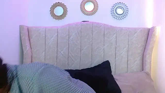 Snapshot of Iris_bloom69 chatting on 02/27/26, 12:27 Iris bloom69 online show from 02/27/26, 12:27