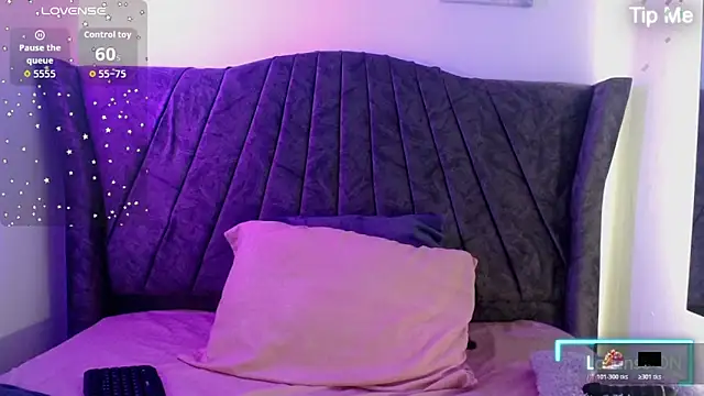 Snapshot of Iris_bloom69 chatting on 03/06/26, 12:56 Iris bloom69 online show from 03/06/26, 12:56