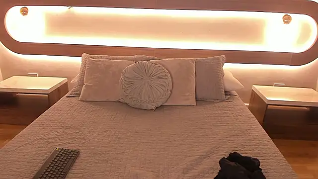 Snapshot of Sienna_brunette chatting on 02/08/26, 12:19 Sienna brunette online show from 02/08/26, 12:19