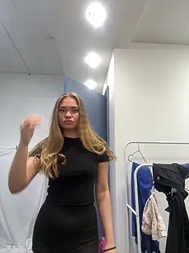 MonicaWestt online show from 02/08/26, 07:34