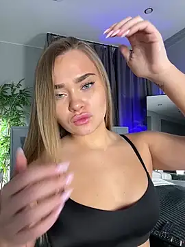 MonicaWestt online show from 03/01/26, 06:48