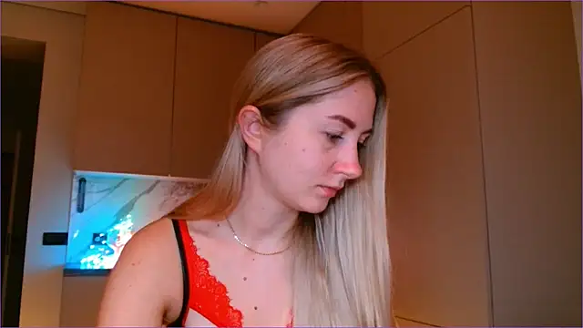 Snapshot of BluueSilk chatting on 12/23/25, 06:44 BluueSilk online show from 12/23/25, 06:44