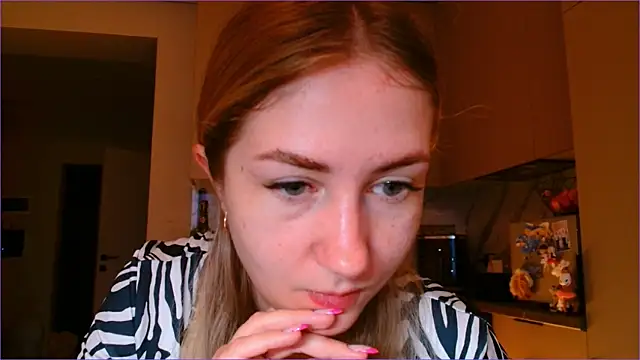 Snapshot of BluueSilk chatting on 02/04/26, 06:08 BluueSilk online show from 02/04/26, 06:08