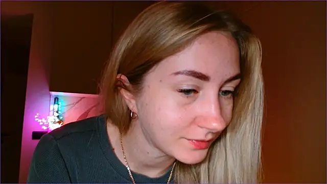 Snapshot of BluueSilk chatting on 02/06/26, 06:40 BluueSilk online show from 02/06/26, 06:40