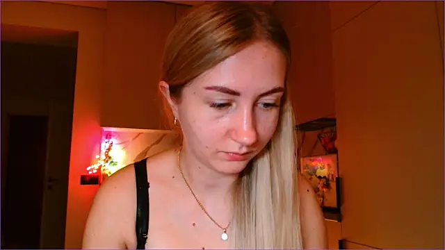 Snapshot of BluueSilk chatting on 02/10/26, 06:50 BluueSilk online show from 02/10/26, 06:50