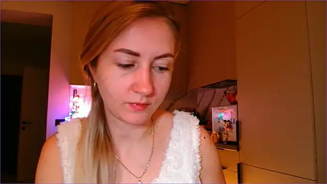 Snapshot of BluueSilk chatting on 02/12/26, 06:30 BluueSilk online show from 02/12/26, 06:30