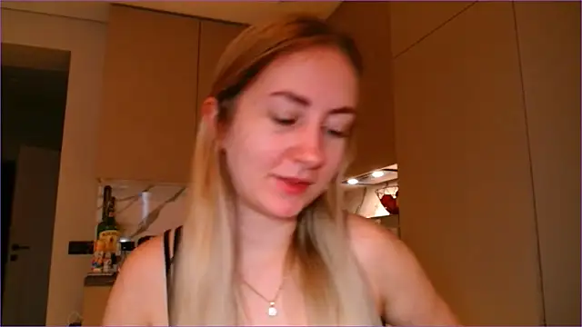 Snapshot of BluueSilk chatting on 02/13/26, 06:42 BluueSilk online show from 02/13/26, 06:42