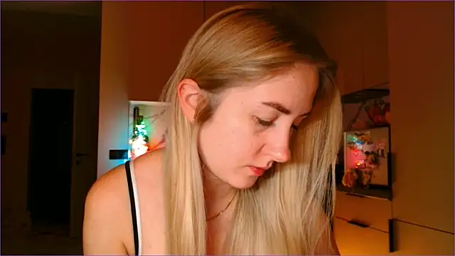 Snapshot of BluueSilk chatting on 02/19/26, 06:31 BluueSilk online show from 02/19/26, 06:31