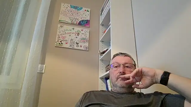 Snapshot of doudou310 chatting on 02/09/26, 06:28 doudou310 online show from 02/09/26, 06:28