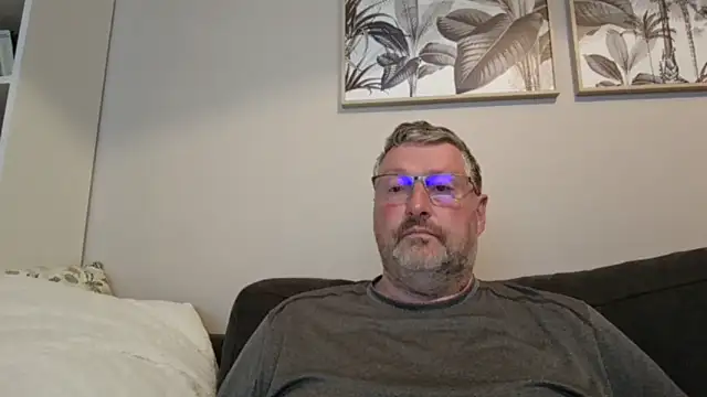 doudou310 online show from 04/11/26, 03:44