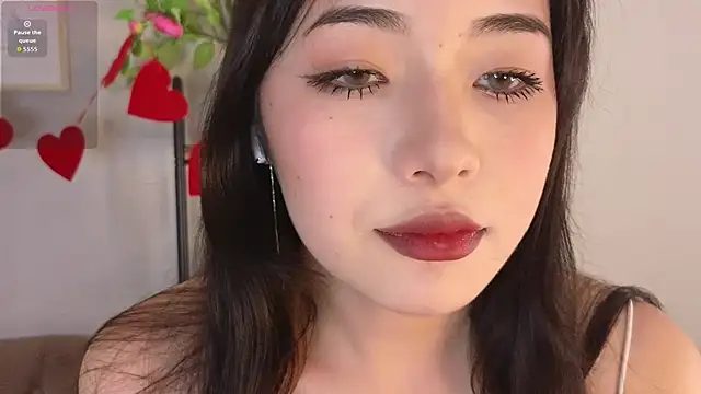 Snapshot of Noiry_Vuvez chatting on 05/31/26, 08:10 Noiry Vuvez online show from 05/31/26, 08:10