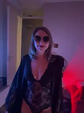 Snapshot of hottogetherNL chatting on 02/24/26, 10:30 hottogetherNL online show from 02/24/26, 10:30