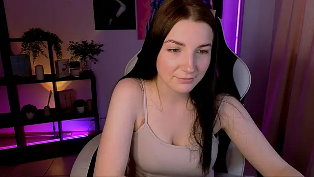 AliceChanel online show from 04/17/26, 09:23