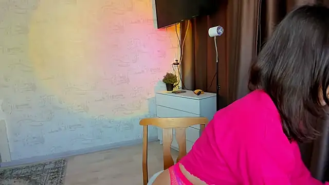 Snapshot of Hey_Mia chatting on 02/28/26, 06:03 Hey Mia online show from 02/28/26, 06:03