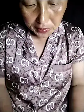 Snapshot of Tina-beo chatting on 04/19/26, 01:54 Tina-beo online show from 04/19/26, 01:54
