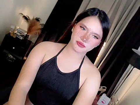 Snapshot of IsabellaXoXo69 chatting on 07/17/26, 12:06 IsabellaXoXo69 online show from 07/17/26, 12:06