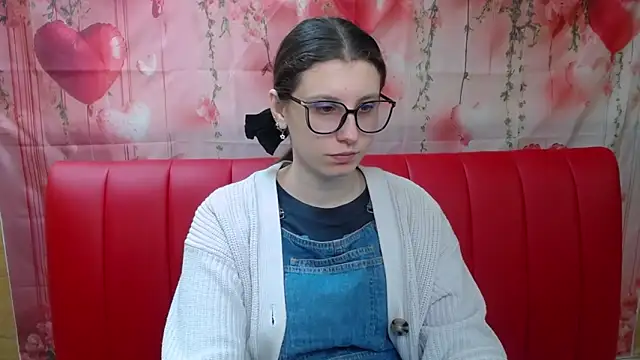 Snapshot of LilianaShine chatting on 02/21/26, 06:14 LilianaShine online show from 02/21/26, 06:14