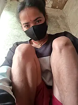 Snapshot of Sunali_Bendre chatting on 02/11/26, 03:11 Sunali Bendre online show from 02/11/26, 03:11