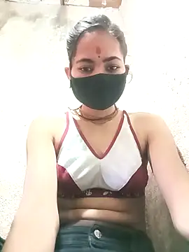 Sunali Bendre online show from 03/24/26, 04:28